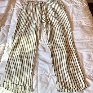Linen Capri it cabana style pant